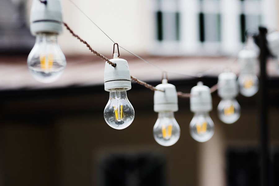 Außenlichter im modernen Stil (de.depositphotos.com)